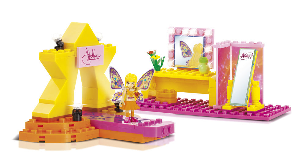 Stella Fashion Show - Cobi Winx